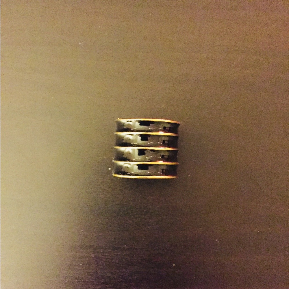 Statement Ring - Picture 3 of 4